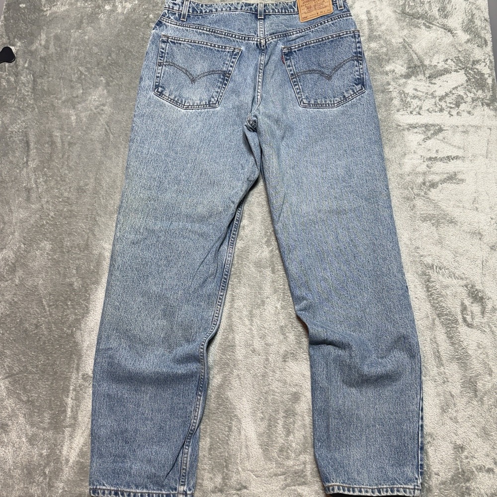 Vintage Levi's 550 Relaxed Fit Jeans 38x34 Measures 36x34 Light Wash